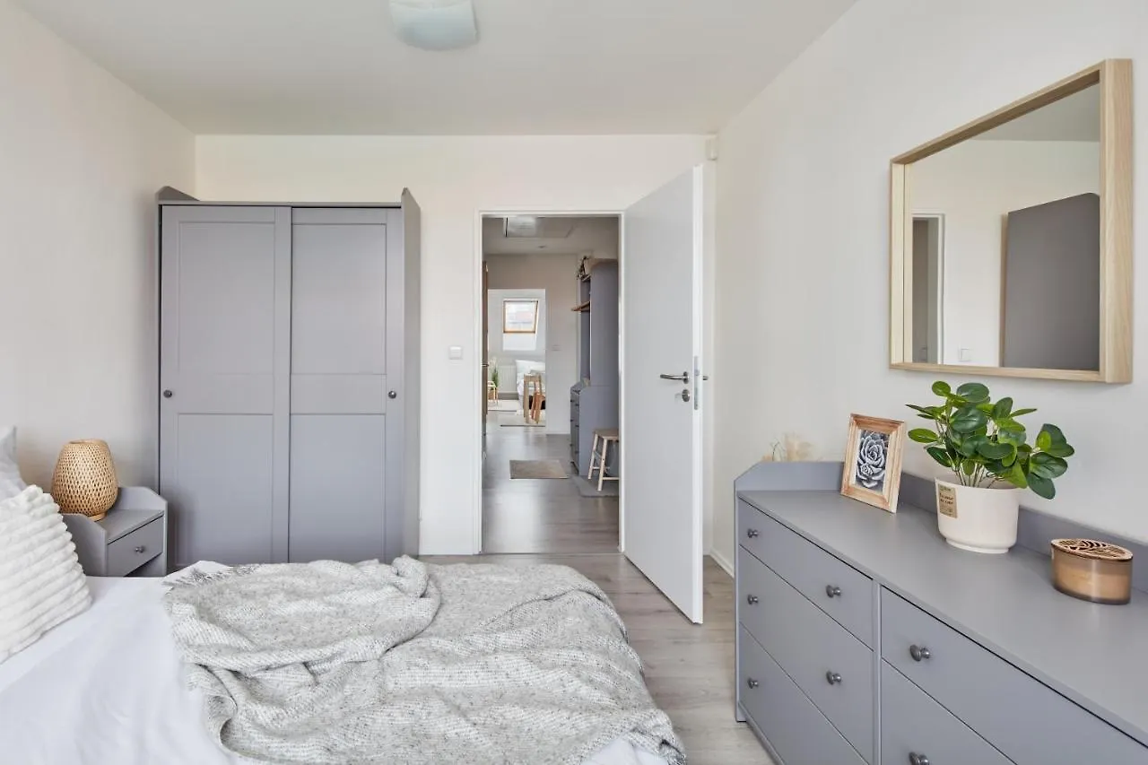 Апартаменты Cozy Attic Flat In Michle By Prague Days 0*,